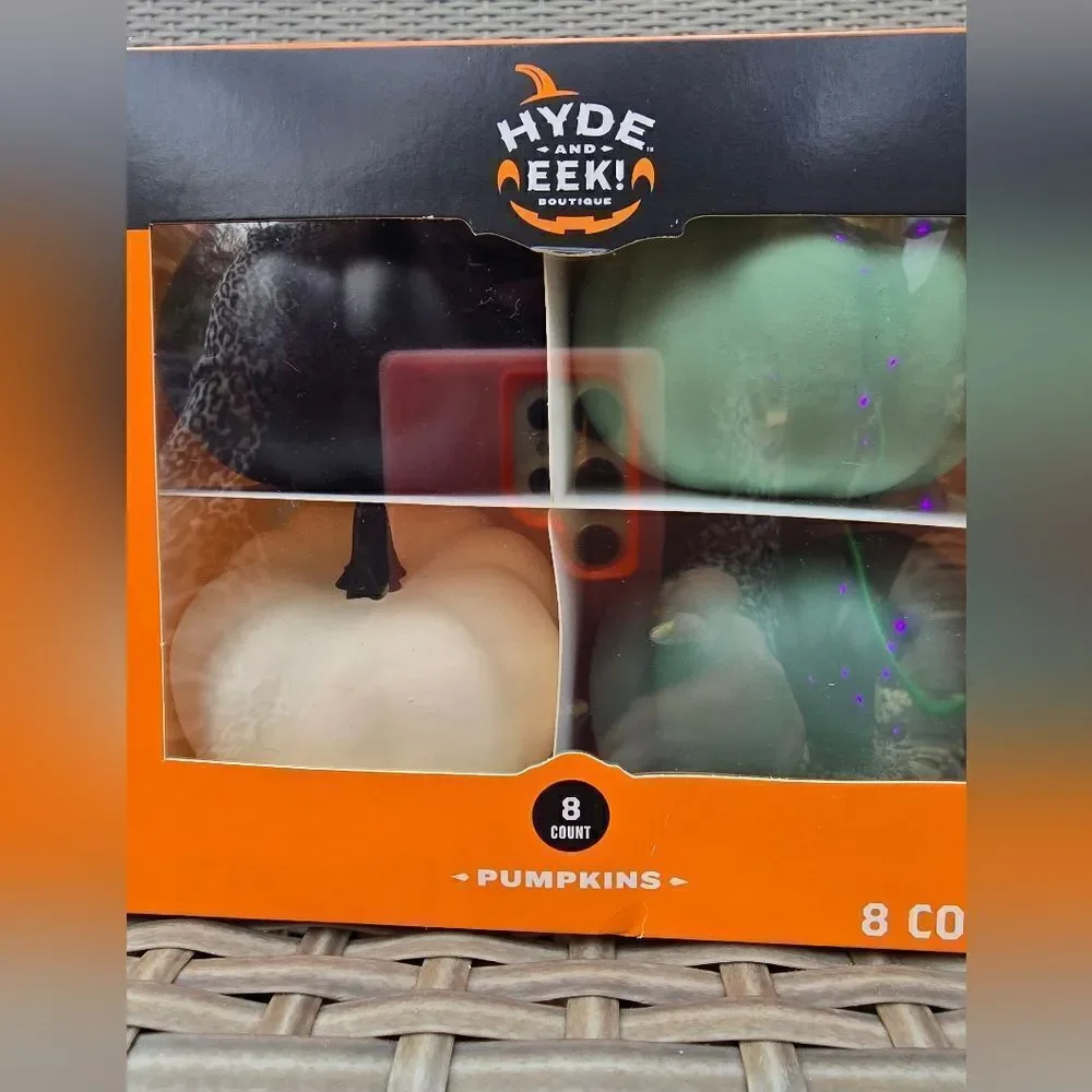 Hyde and EekNew Hyde & Eek 8pk Pumpkins Indoor Decorative Black White Green NIB